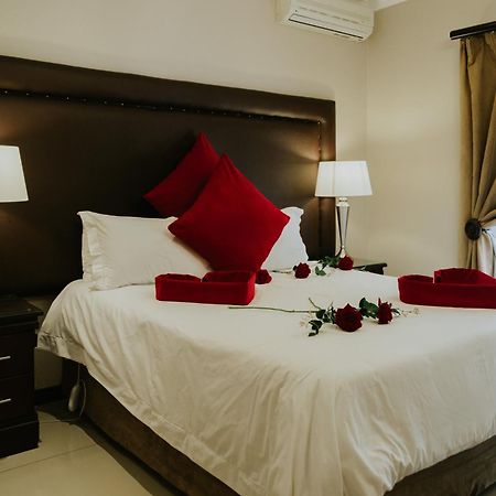 Le Grand Chateau Hotel Parys Bagian luar foto