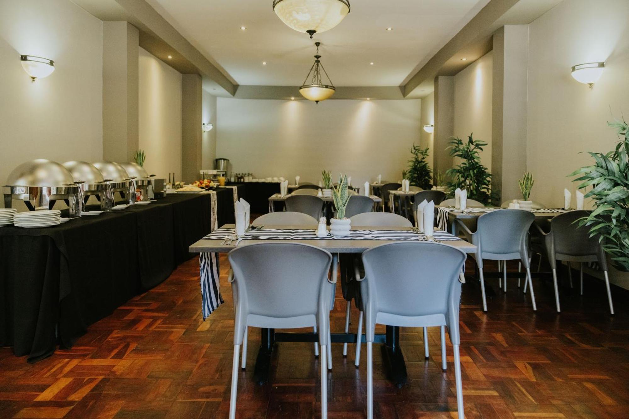 Le Grand Chateau Hotel Parys Bagian luar foto