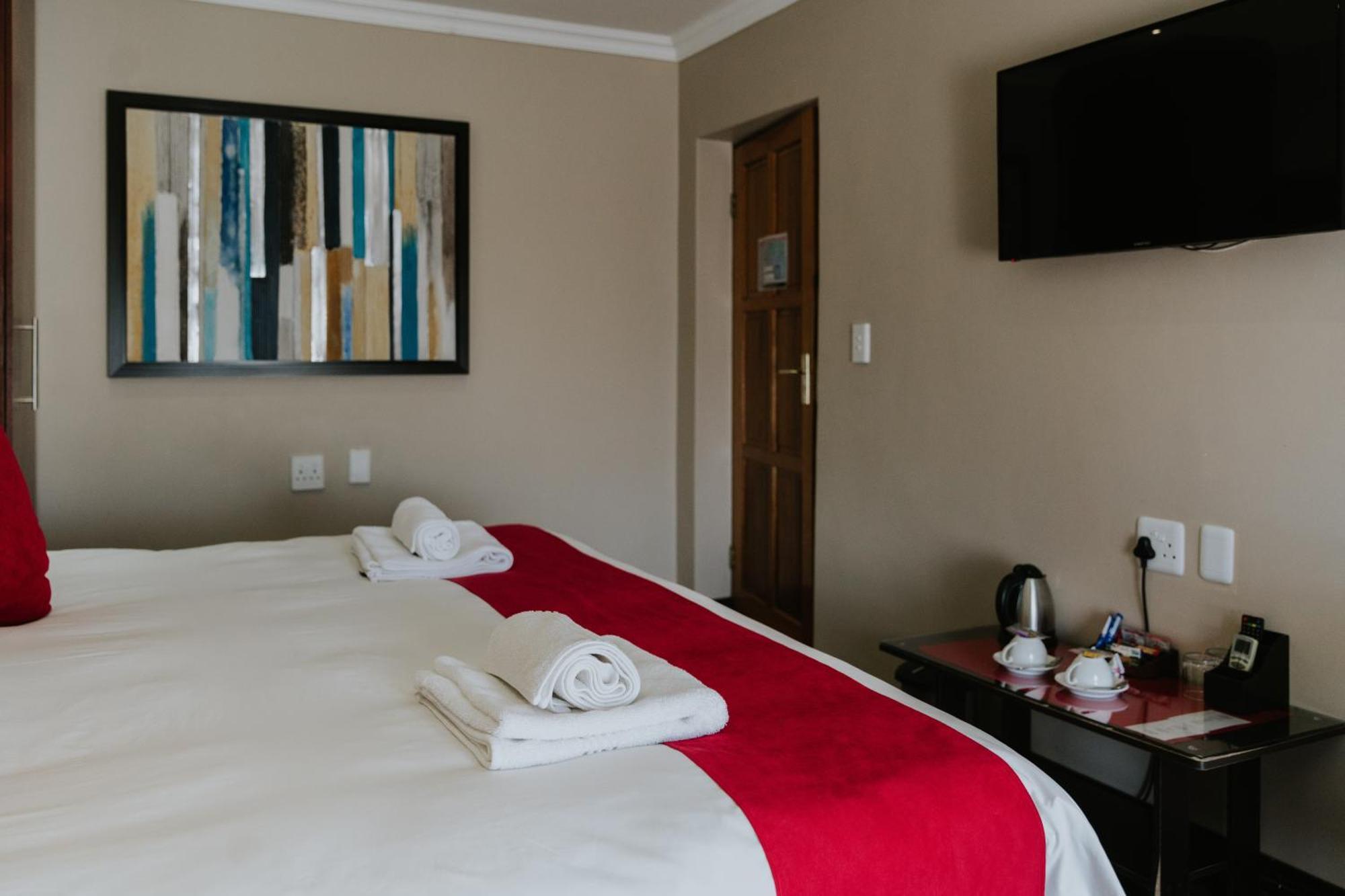 Le Grand Chateau Hotel Parys Bagian luar foto