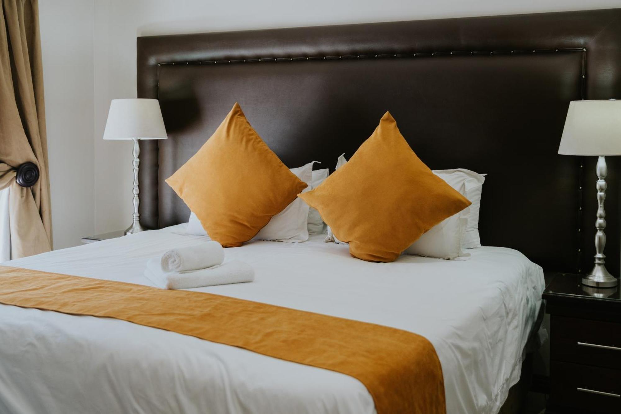 Le Grand Chateau Hotel Parys Bagian luar foto