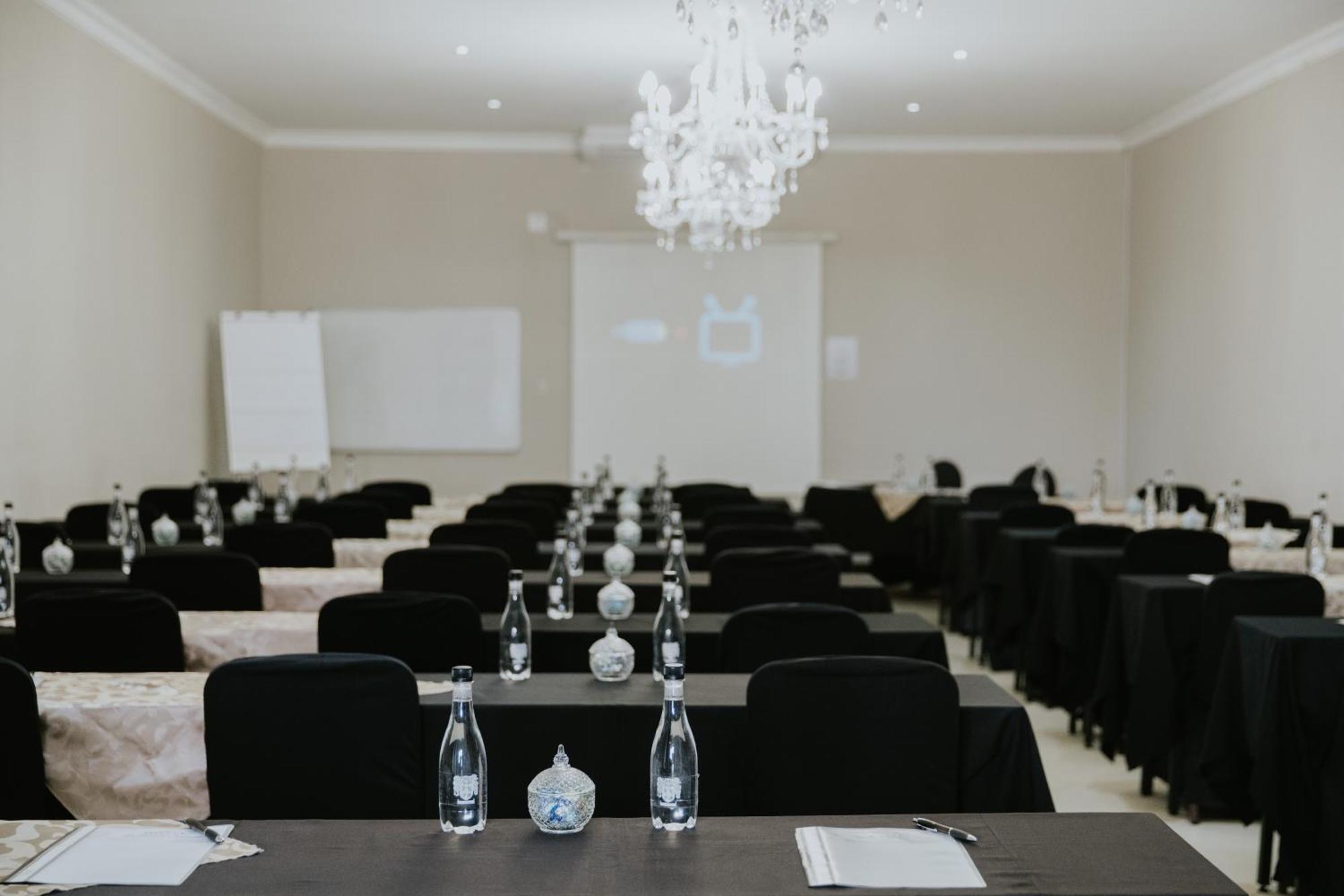 Le Grand Chateau Hotel Parys Bagian luar foto