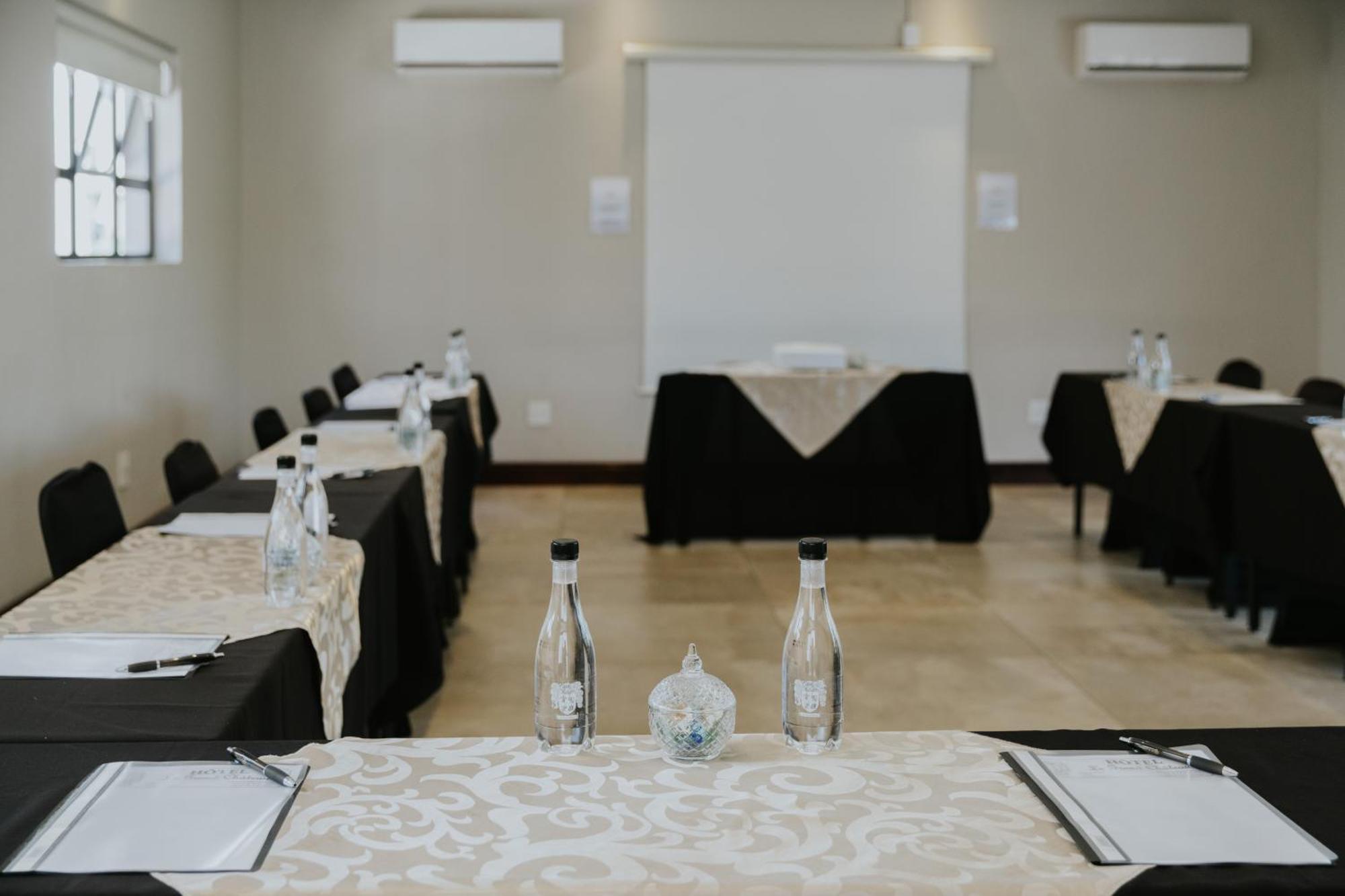 Le Grand Chateau Hotel Parys Bagian luar foto