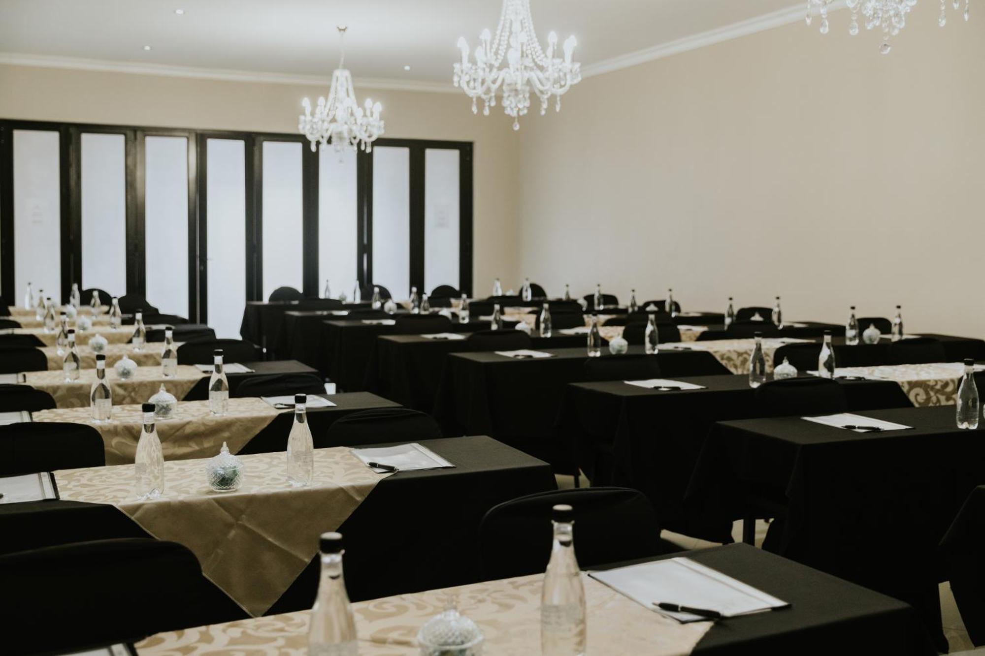 Le Grand Chateau Hotel Parys Bagian luar foto